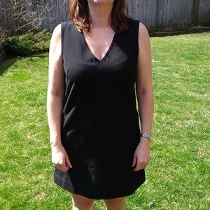 GAP Like New V Neck Dress